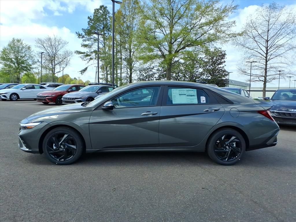 New 2026 Hyundai Elantra Sport FWD image 15