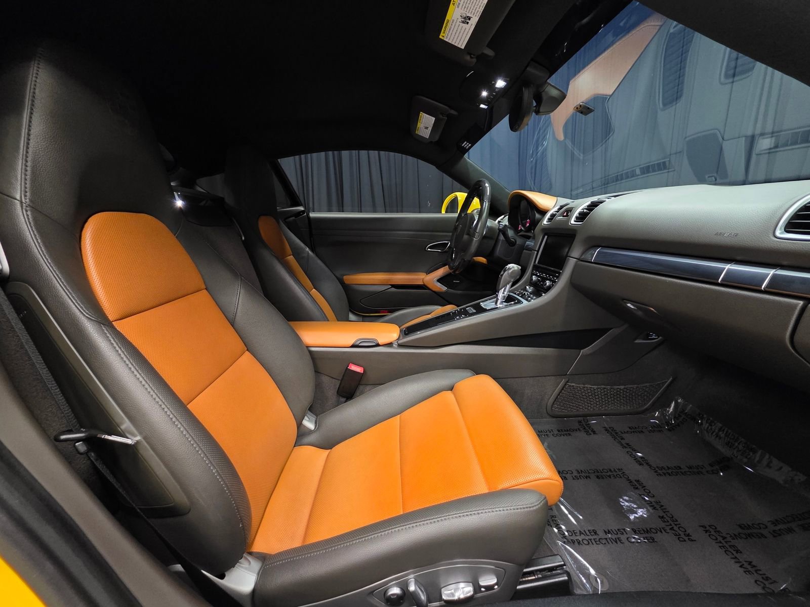 Used 2015 Porsche Cayman RWD image 2