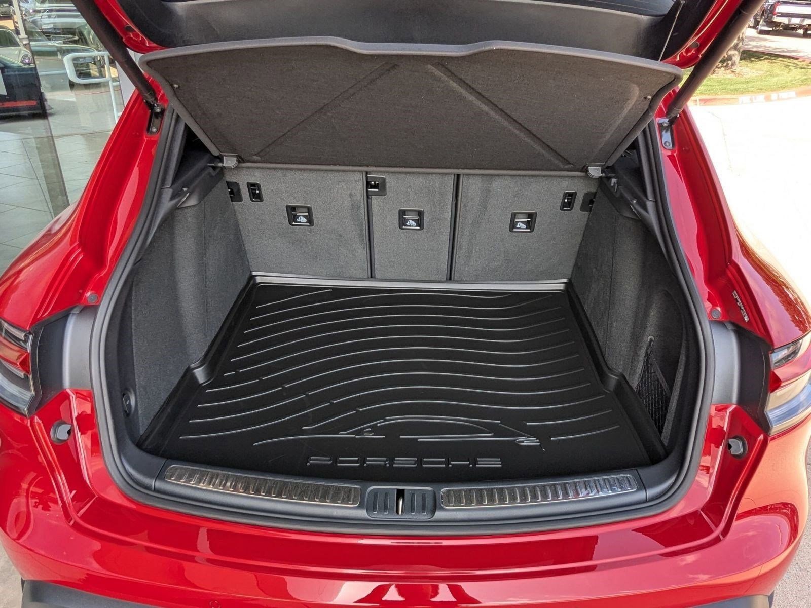 Certified 2025 Porsche Macan image 23