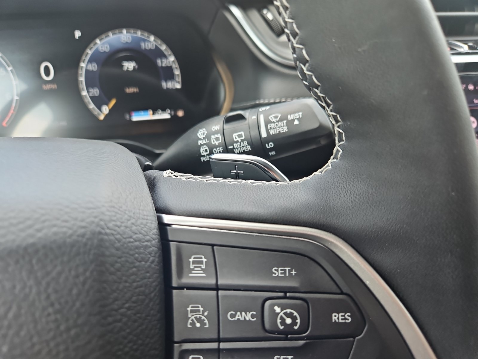 Used 2025 Jeep Grand Cherokee Laredo w/ Luxury Tech Group I AWD/4WD image 24