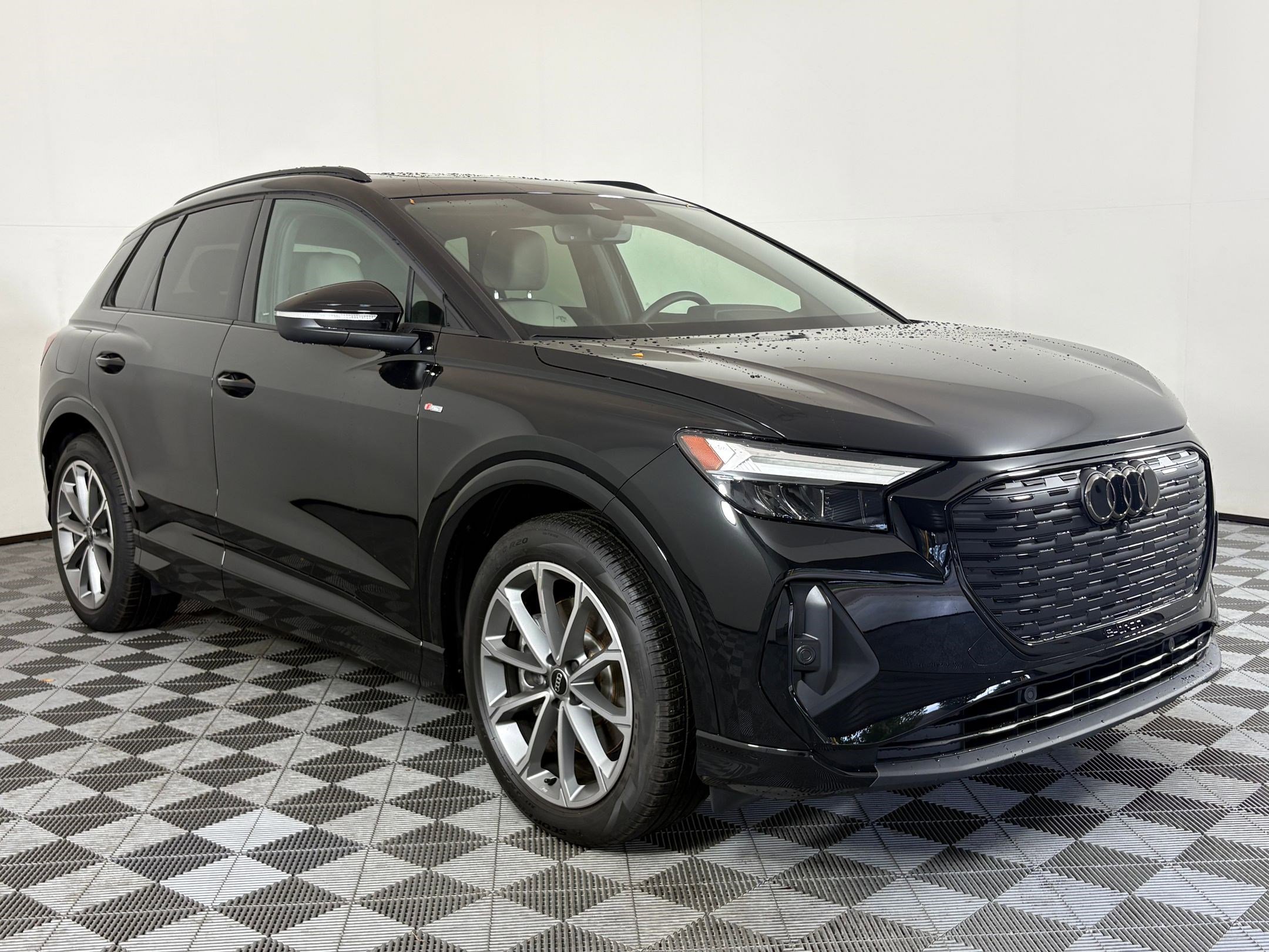 New 2026 Audi Q4 e-tron Premium image 6