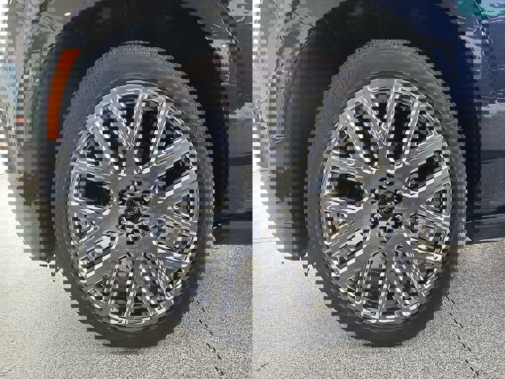 Certified 2025 GMC Yukon Denali Ultimate AWD/4WD image 33