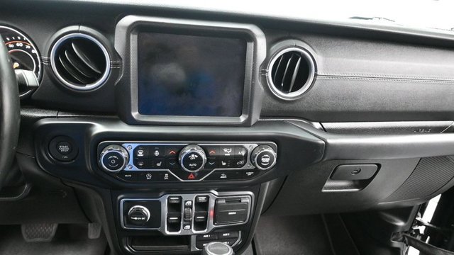 Used 2020 Jeep Gladiator Overland AWD/4WD image 23