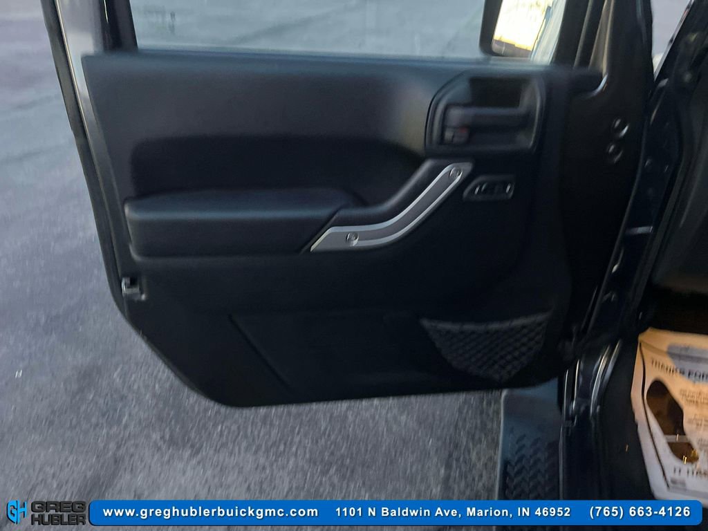 Used 2014 Jeep Wrangler Unlimited Sahara w/ Dual Top Group image 18