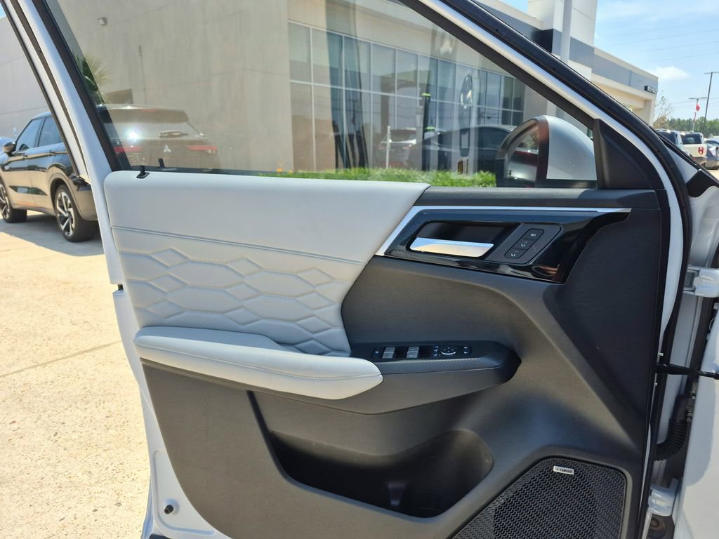 Used 2025 Mitsubishi Outlander SEL FWD image 19