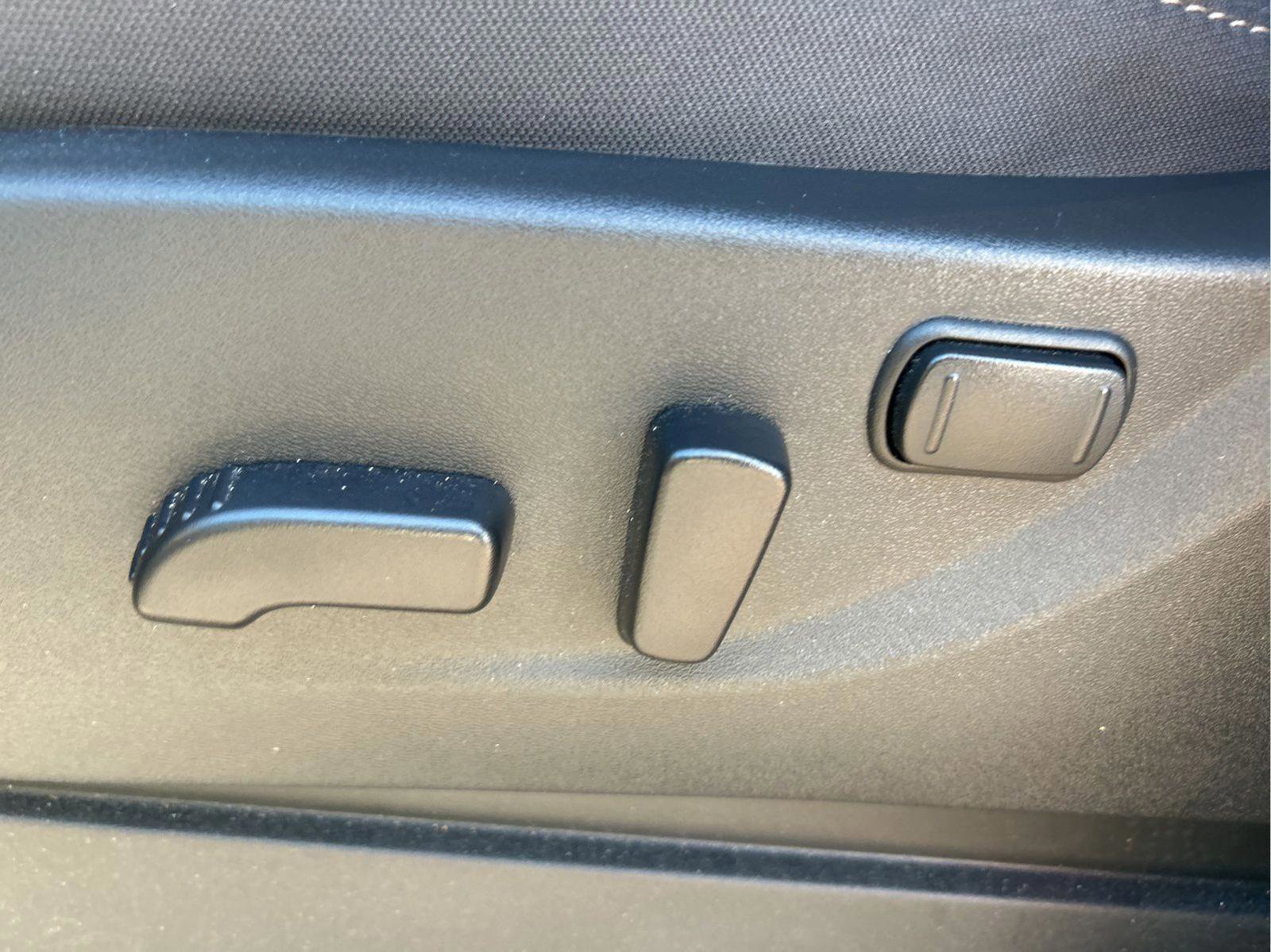 Used 2025 Nissan Frontier SV w/ SV Convenience Package image 26