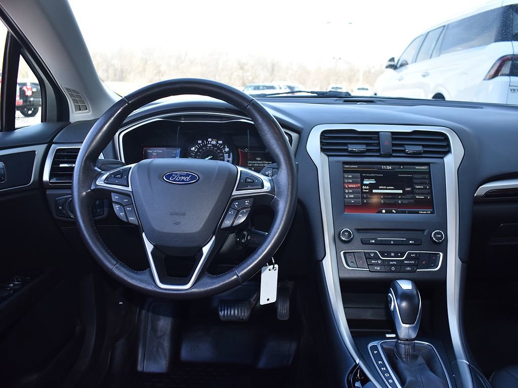 Used 2016 Ford Fusion SE w/ Equipment Group 202A image 16