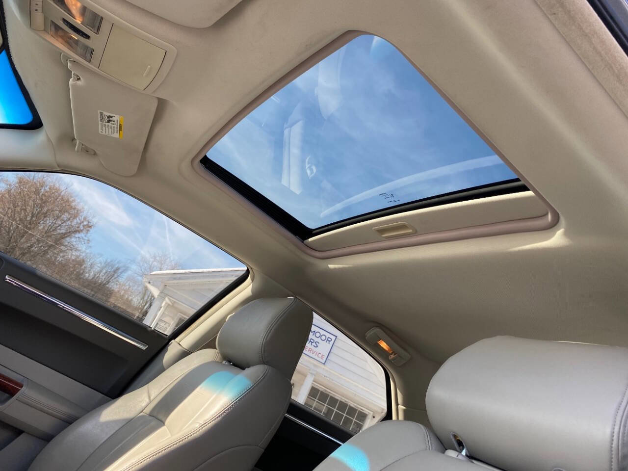 Used 2008 Chrysler 300 C w/ Protection Group II image 29