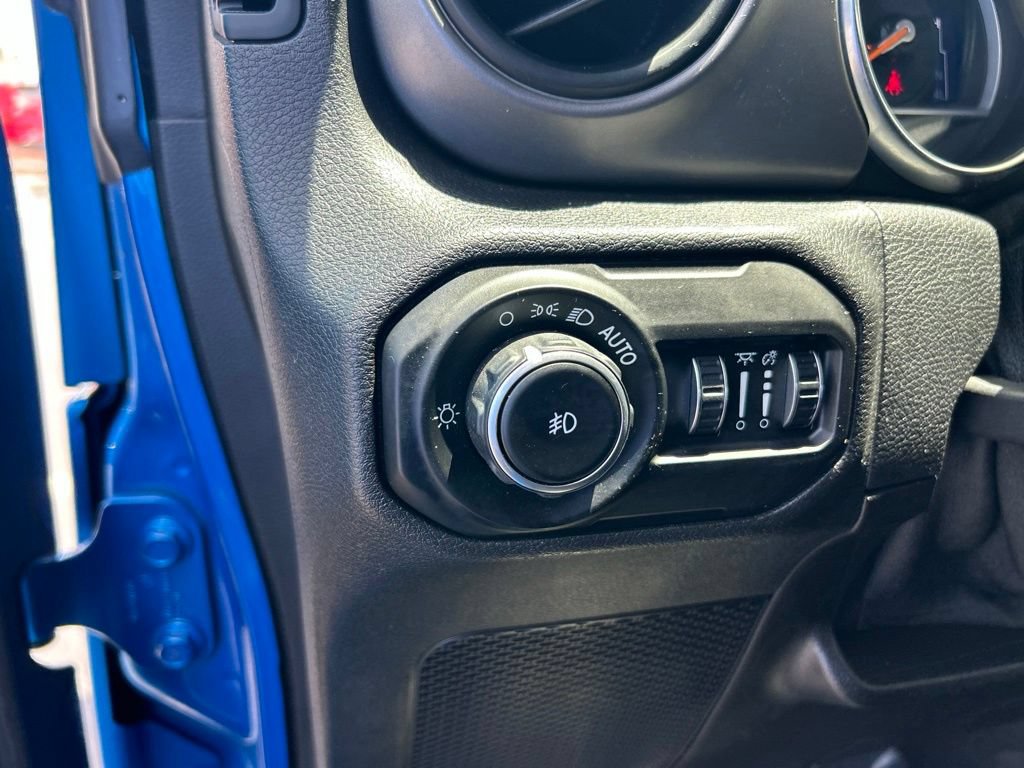Used 2021 Jeep Wrangler Sport AWD/4WD image 31