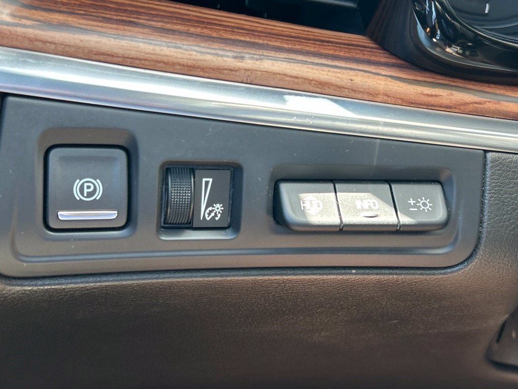Used 2024 Cadillac XT5 Premium Luxury w/ Technology Package FWD image 33