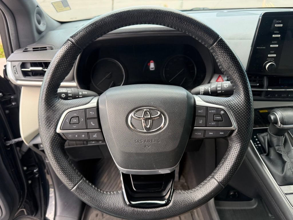 Used 2022 Toyota Sienna Limited AWD/4WD image 6