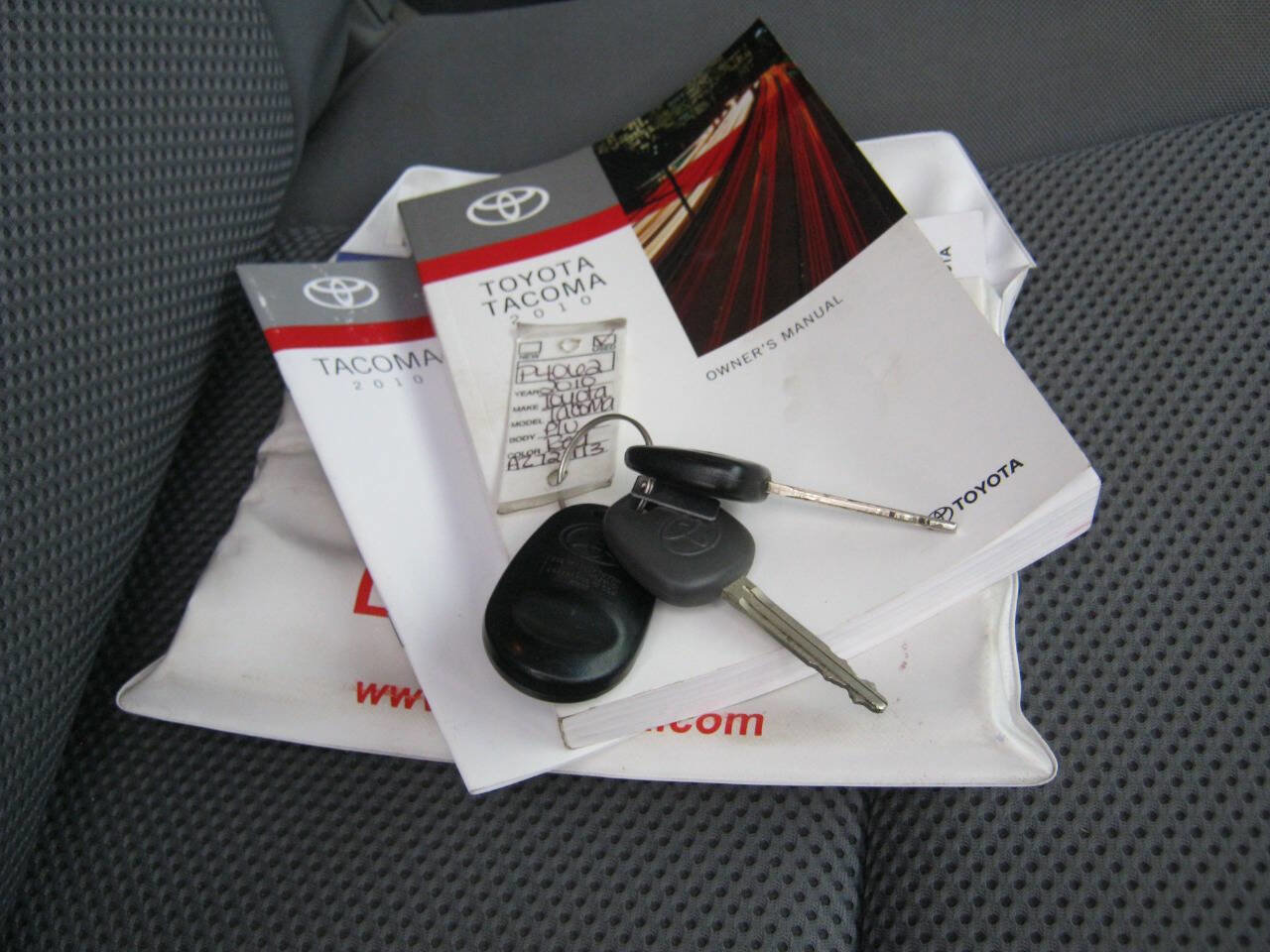 Used 2010 Toyota Tacoma 4x4 Double Cab V6 image 13