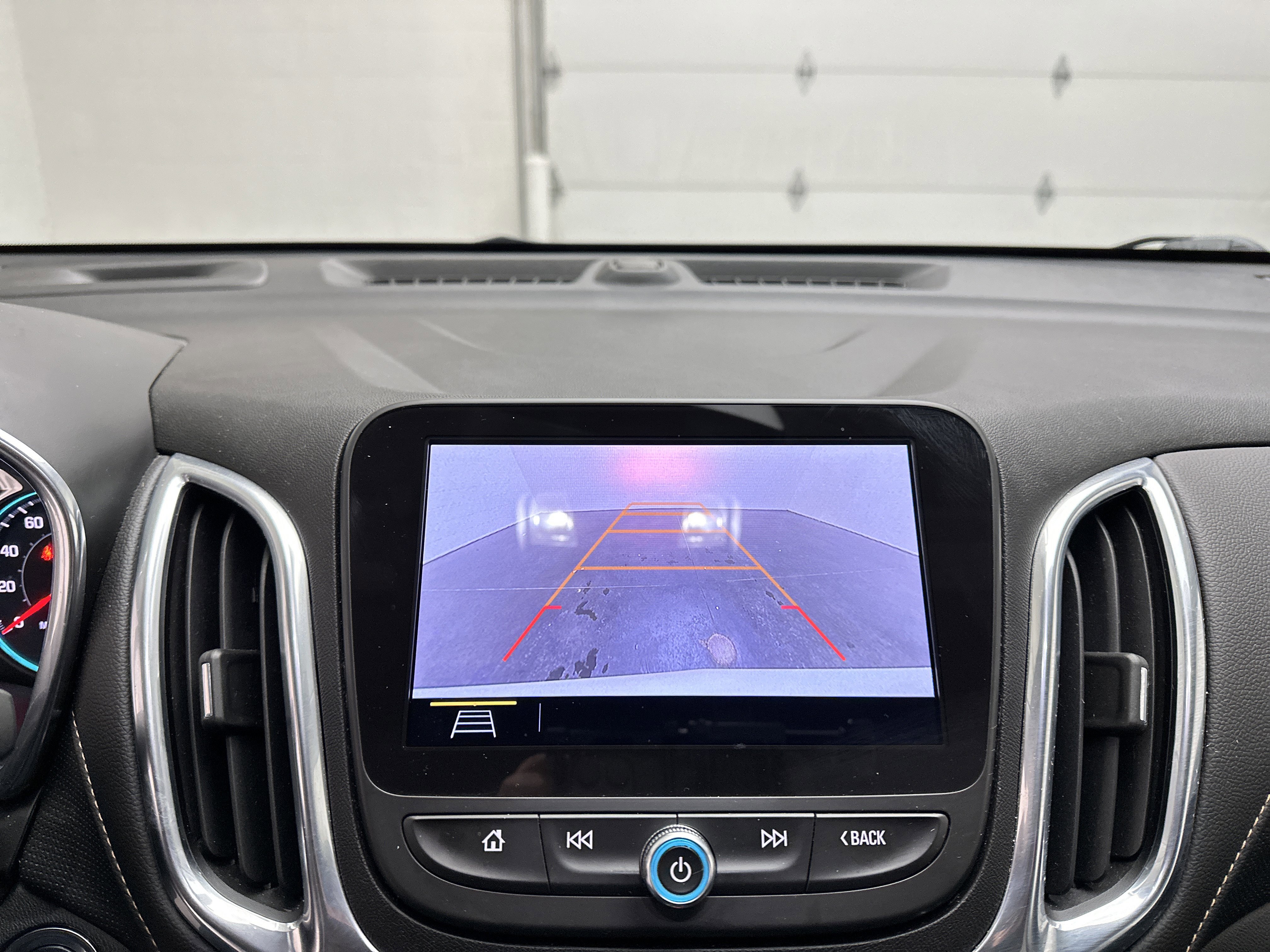 Used 2021 Chevrolet Equinox Premier FWD image 33