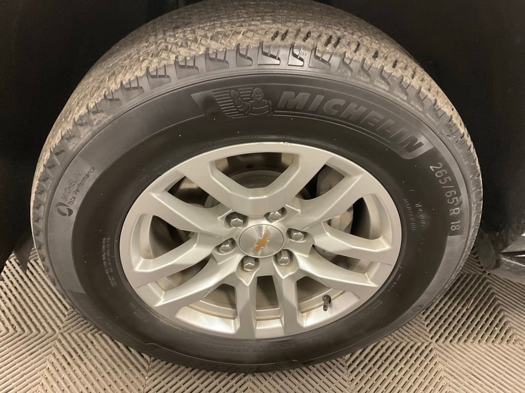 Used 2024 Chevrolet Suburban LT image 16