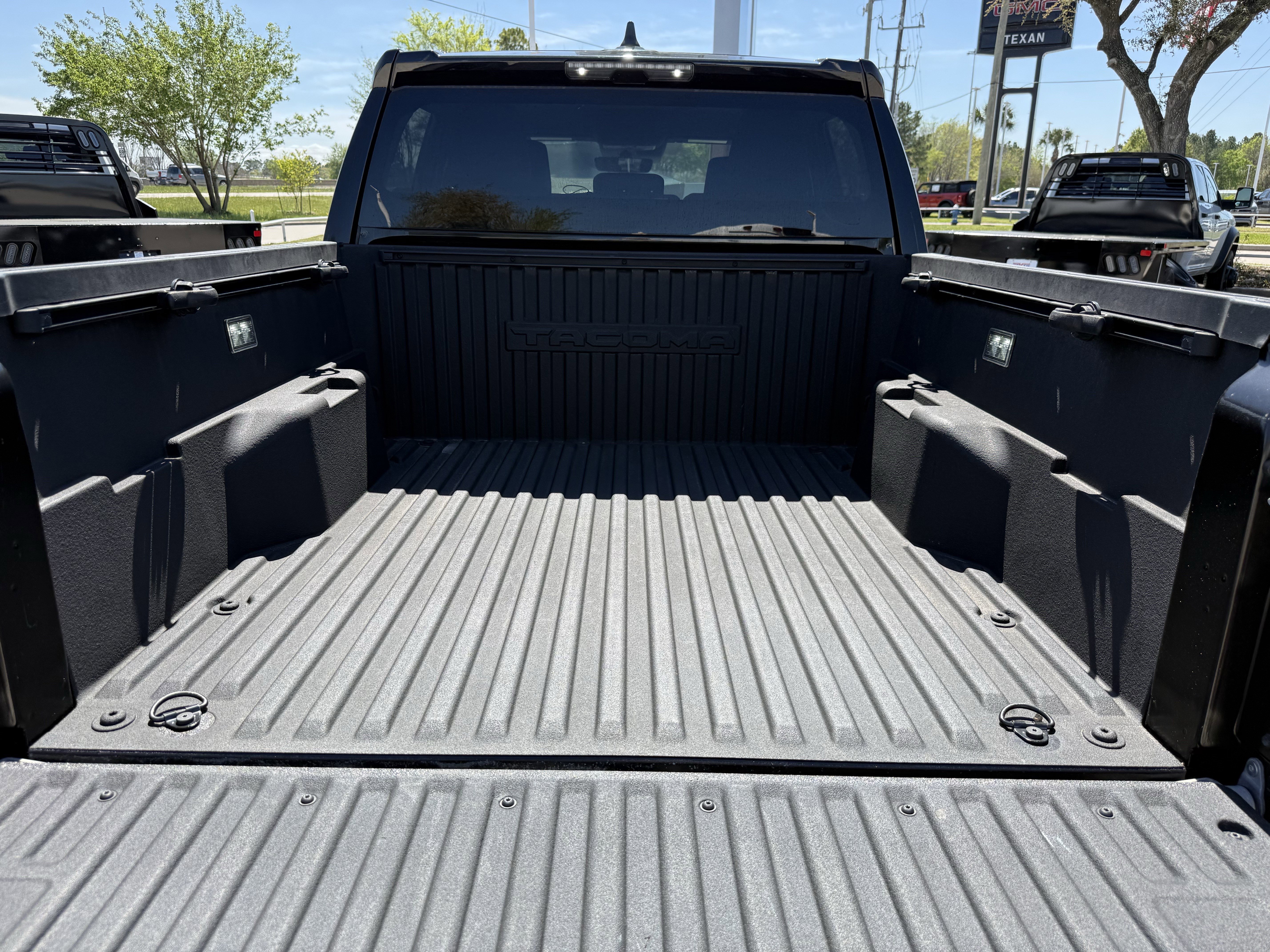 Used 2024 Toyota Tacoma TRD Off-Road image 31