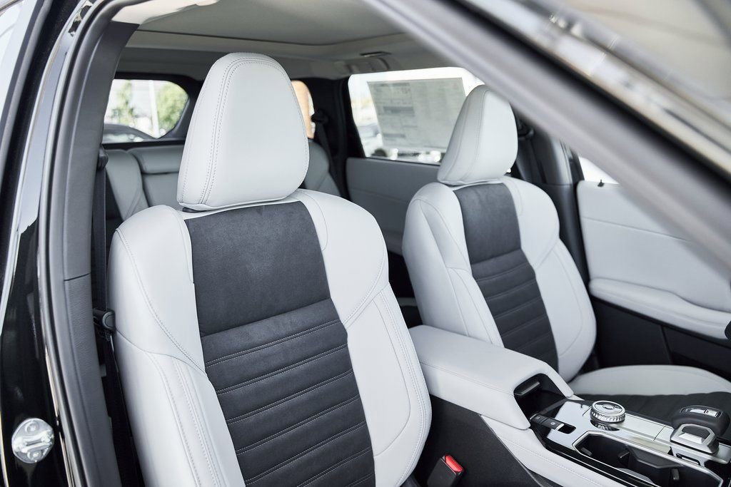 Used 2025 Mitsubishi Outlander SE FWD image 27