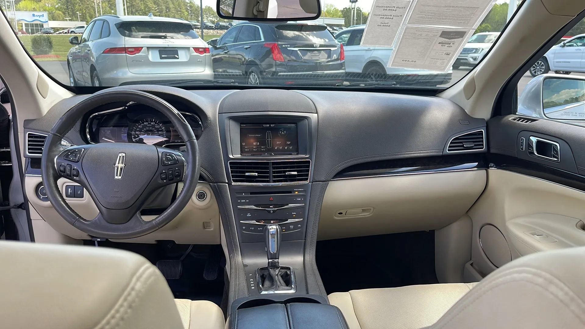 Used 2014 Lincoln MKT FWD image 24