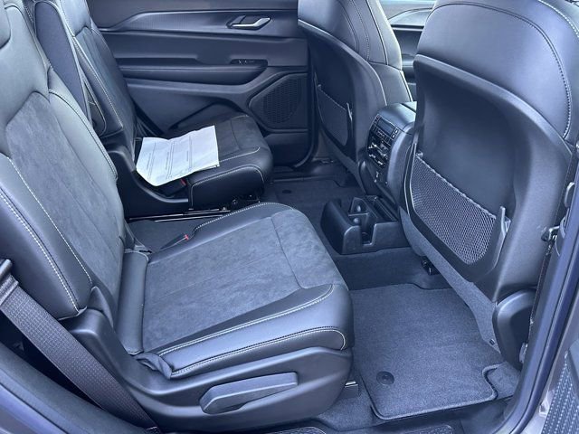 New 2025 Jeep Grand Cherokee L Altitude image 15