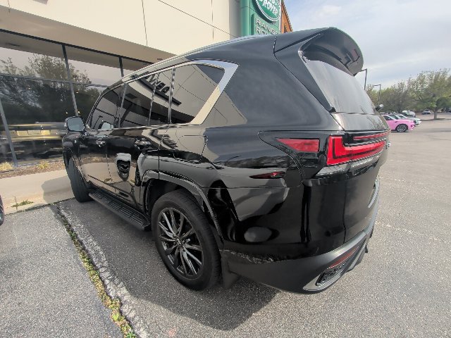 Used 2023 Lexus LX 600 F Sport w/ Accessory Package (Z1) AWD/4WD image 5