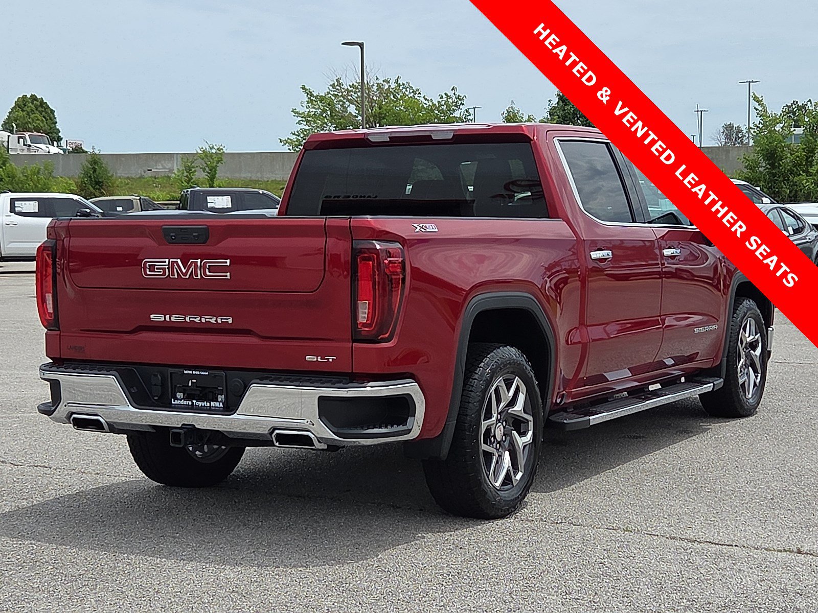 Used 2023 GMC Sierra 1500 SLT w/ SLT Premium Package AWD/4WD image 5