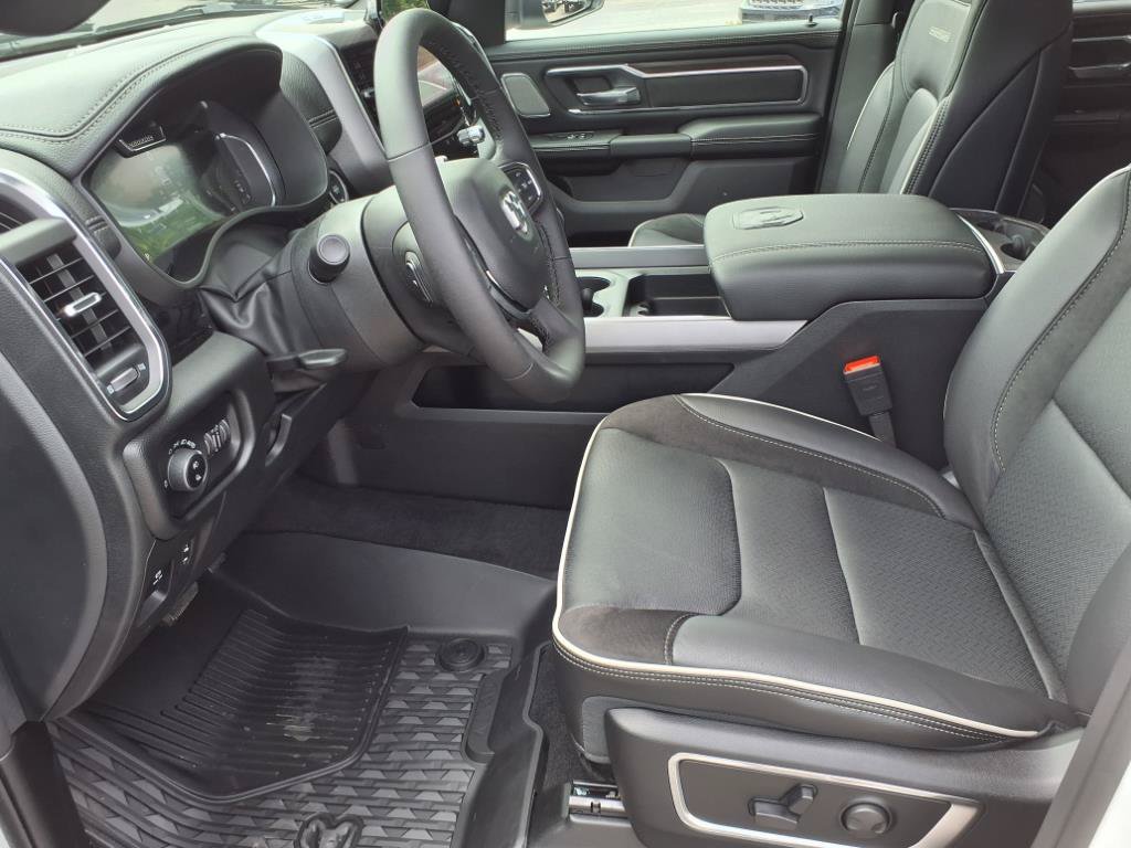 Used 2025 RAM 1500 Laramie AWD/4WD image 2