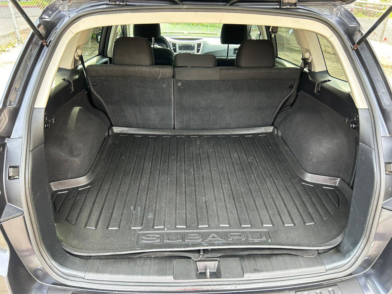 Used 2013 Subaru Outback 2.5i Premium AWD/4WD image 17