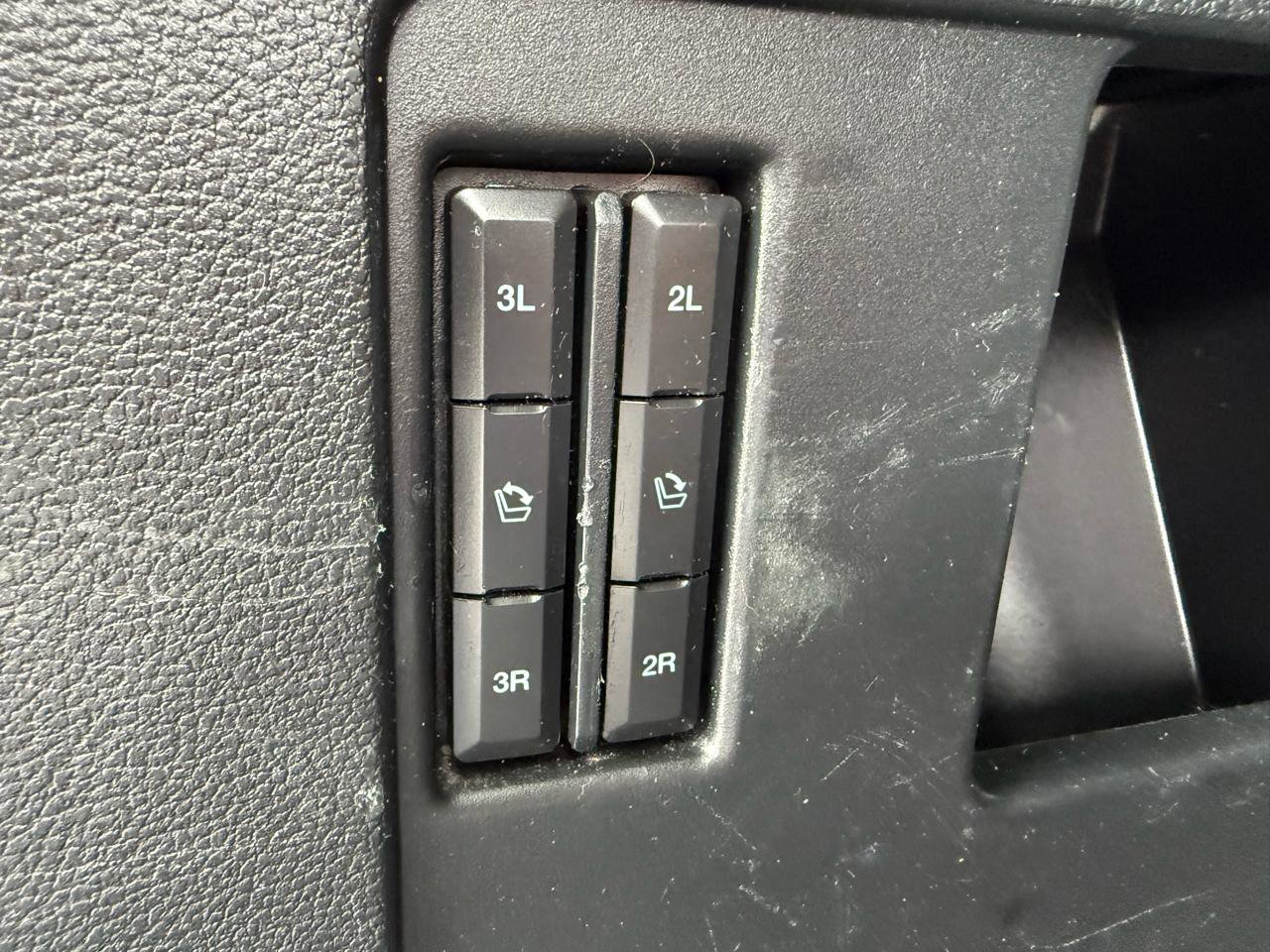 Used 2020 Ford Expedition Max XLT w/ Equipment Group 201A RWD image 17