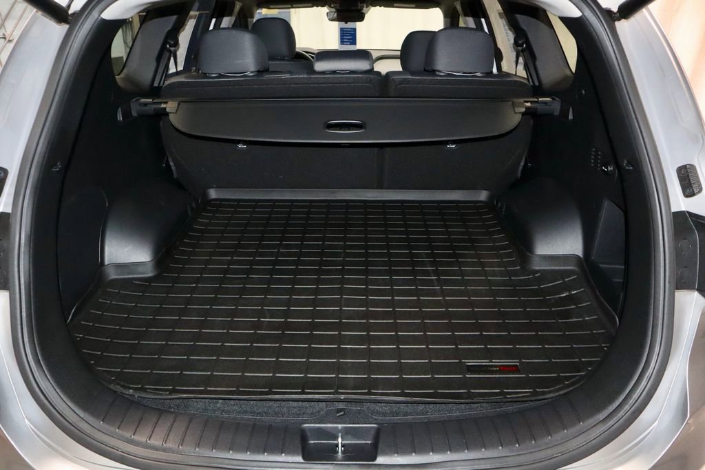Certified 2023 Hyundai Santa Fe SEL w/ Cargo Package AWD/4WD image 15