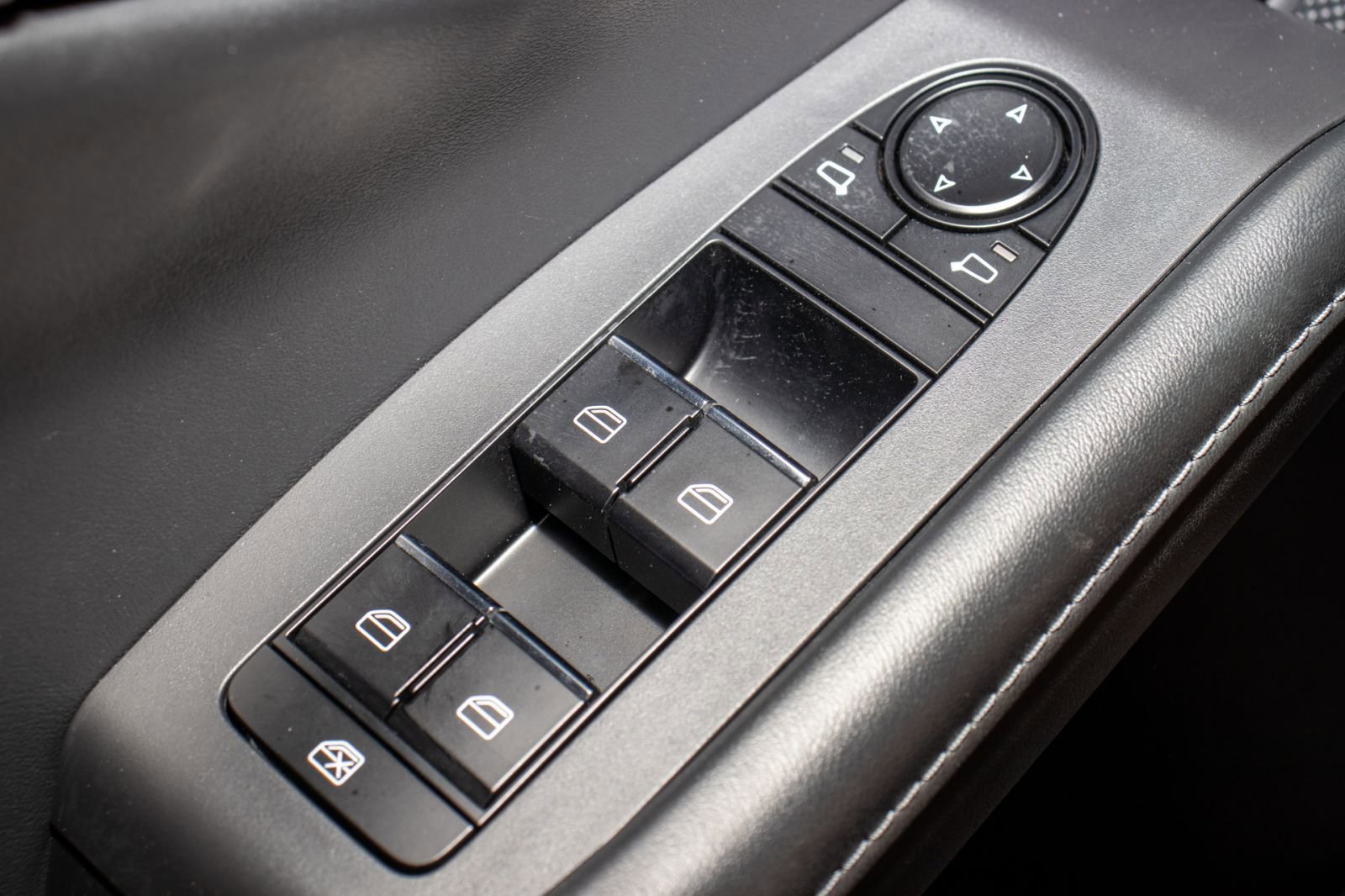 Used 2023 MAZDA CX-30 AWD 2.5 S w/ Select Package image 23