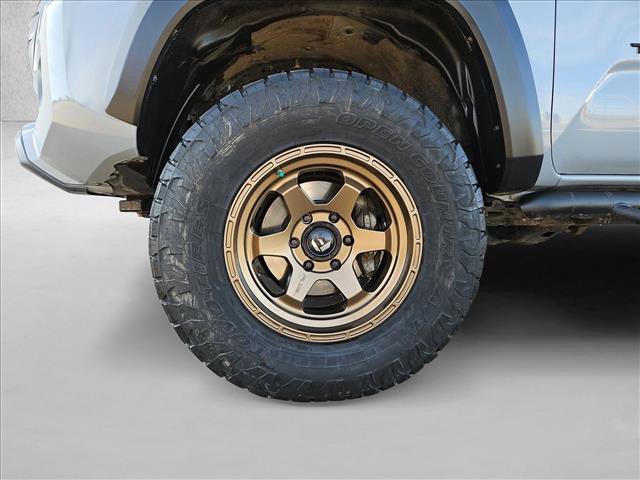 Used 2019 Toyota Tacoma TRD Off-Road image 24