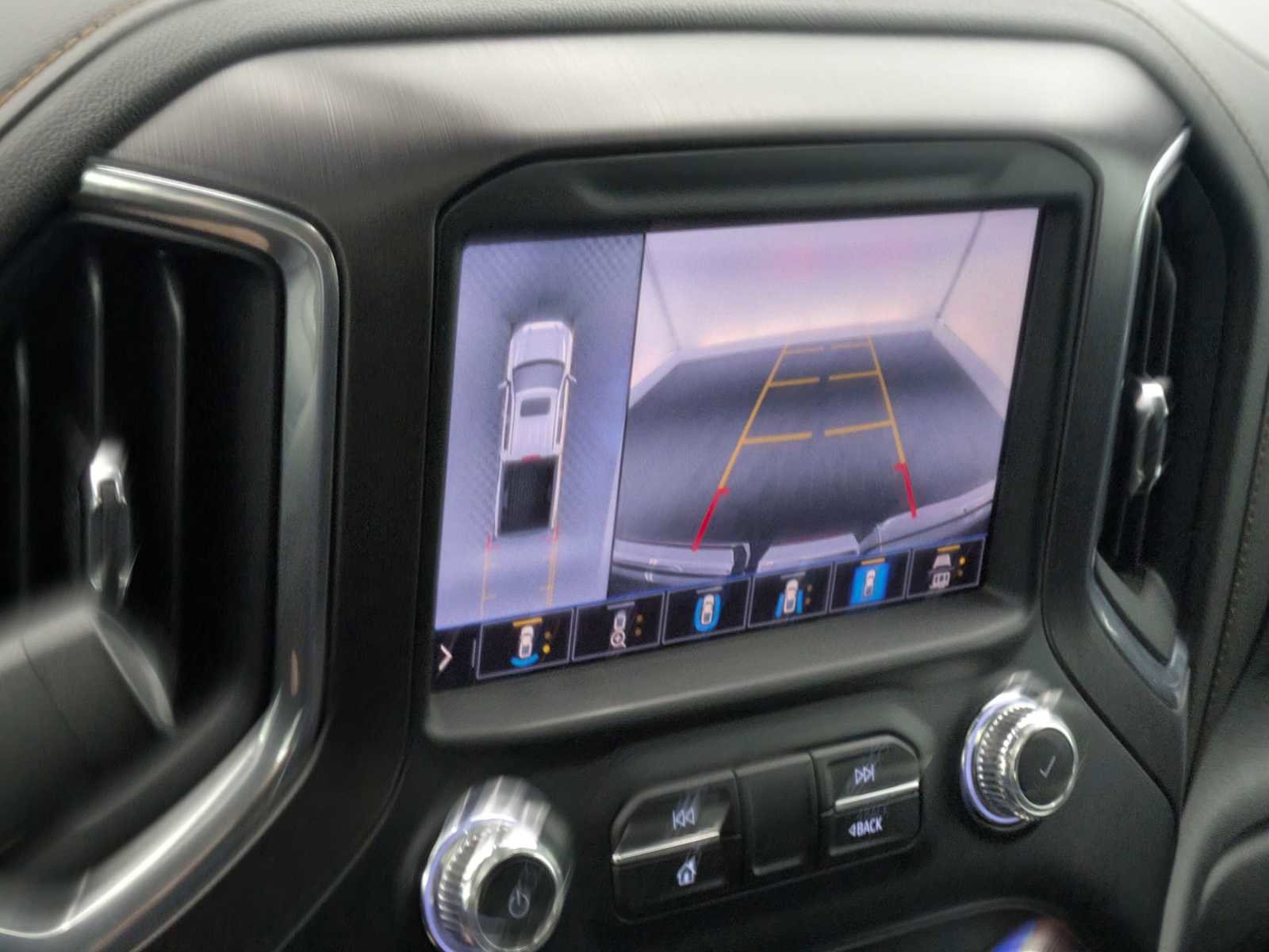 Used 2020 GMC Sierra 1500 AT4 w/ Technology Package AWD/4WD image 30