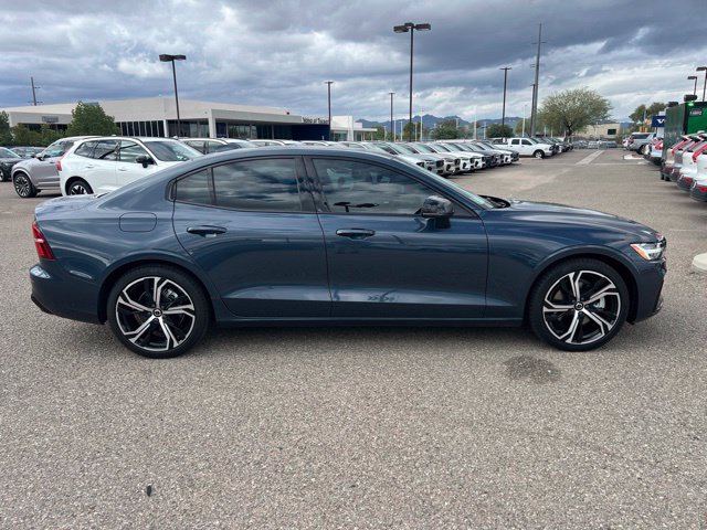 Used 2025 Volvo S60 B5 Core AWD/4WD image 2