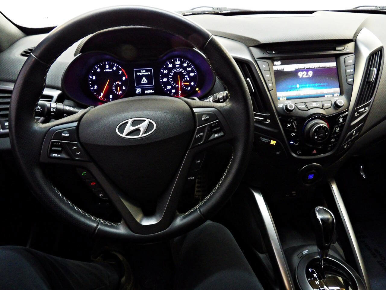 Used 2016 Hyundai Veloster Turbo image 16