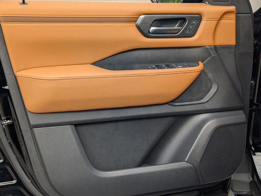 New 2025 Nissan Armada SL image 16