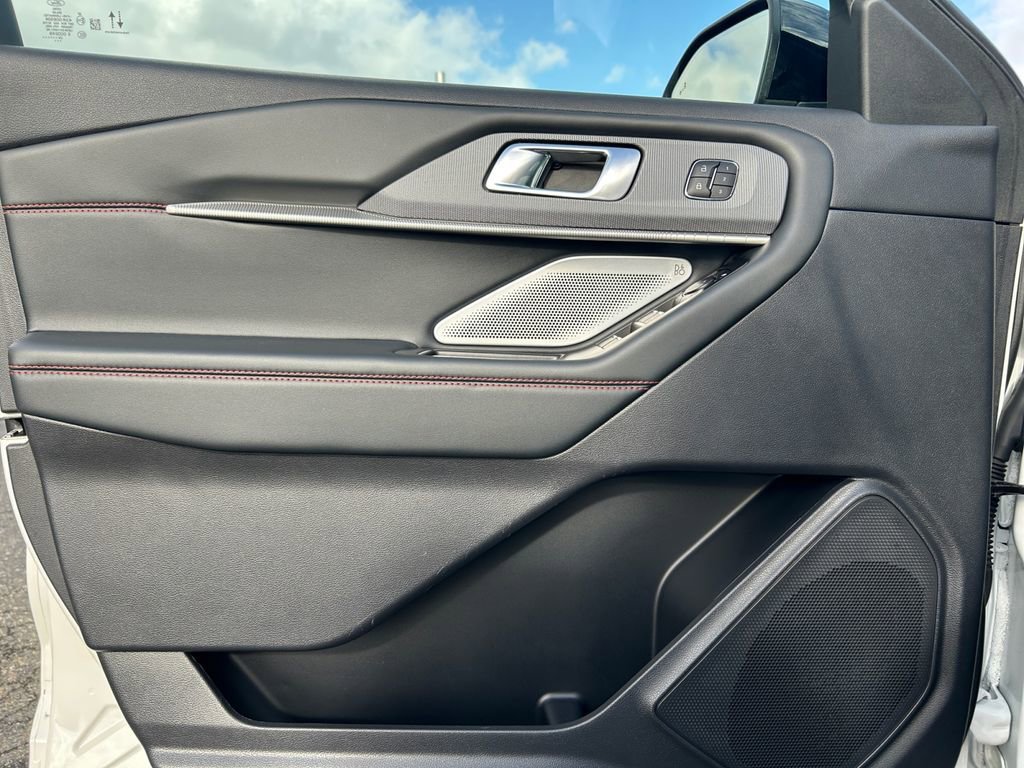 Used 2025 Ford Explorer ST AWD/4WD image 22