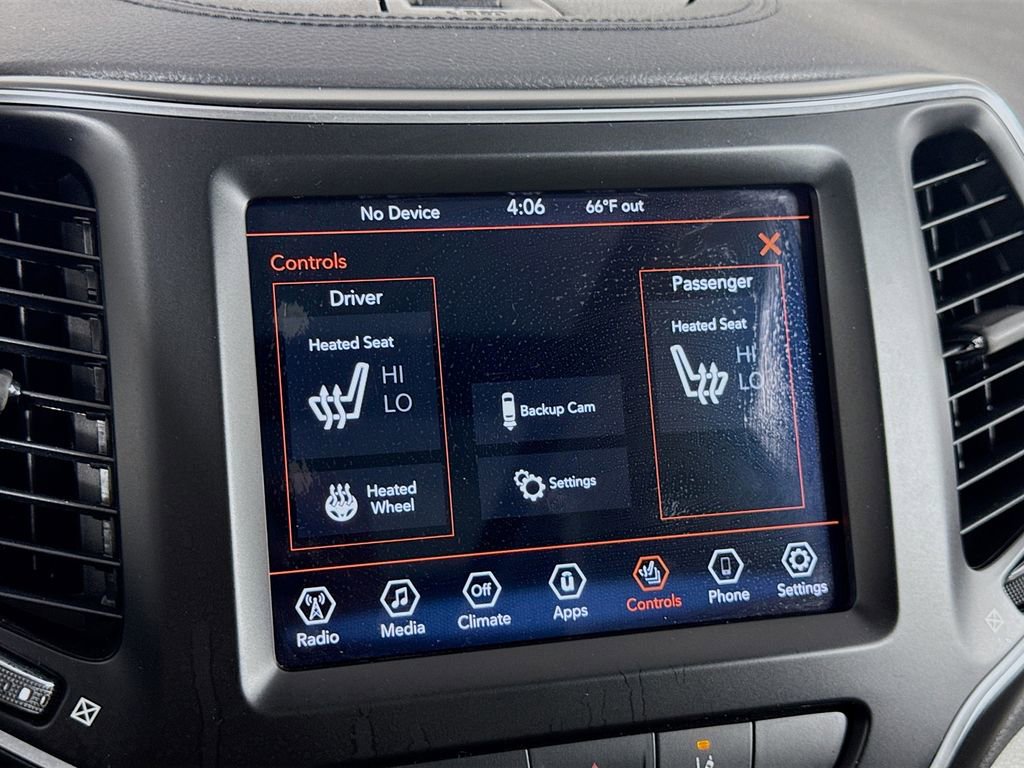 Used 2022 Jeep Cherokee Latitude Lux w/ Sun & Sound Group image 40