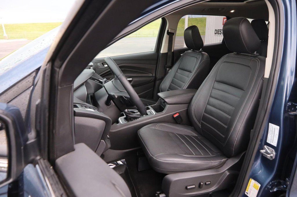 Used 2018 Ford Escape Titanium w/ Ford Safe & Smart Package AWD/4WD image 10