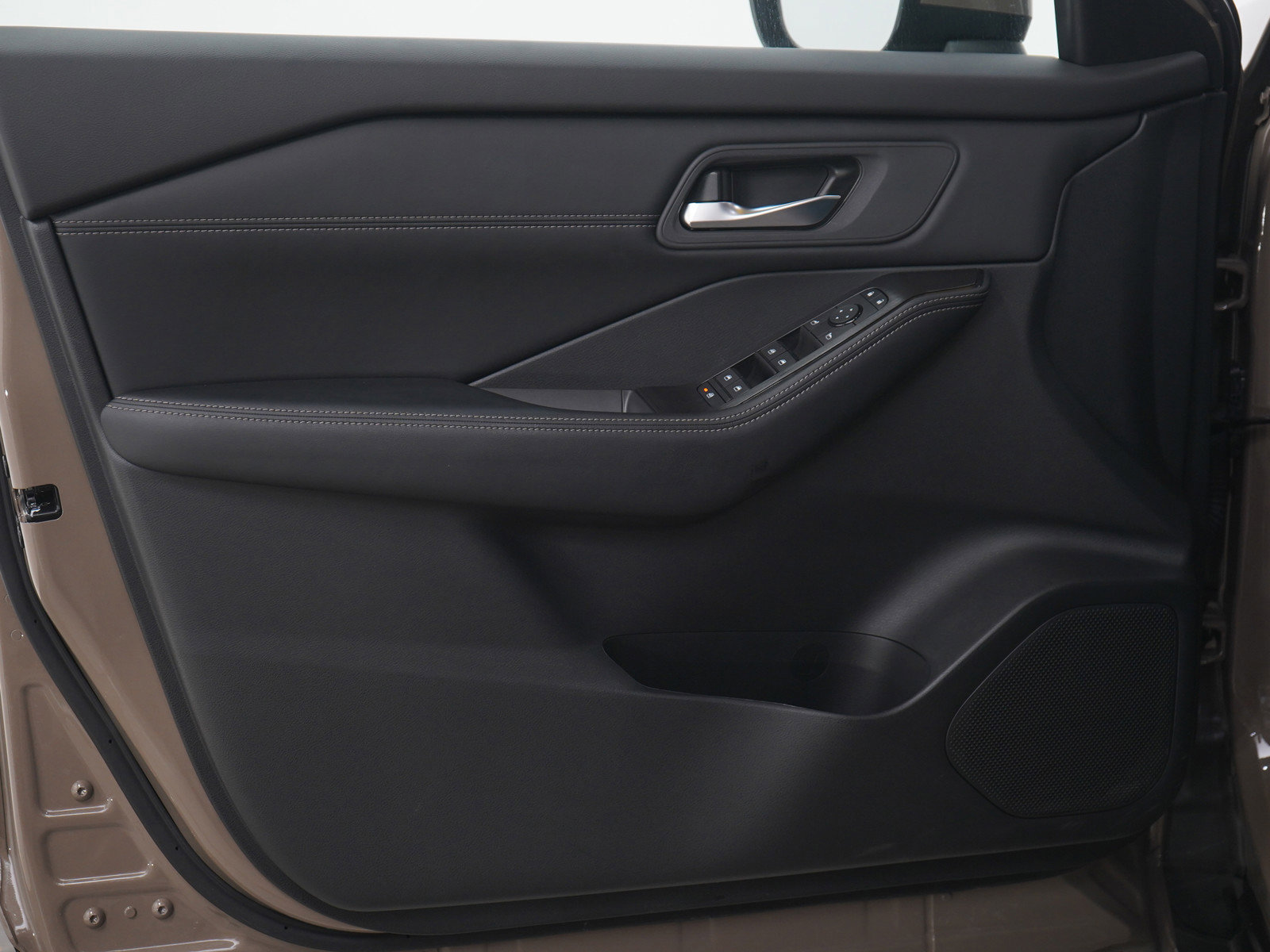 Used 2024 Nissan Rogue SV w/ SV Premium Package image 21