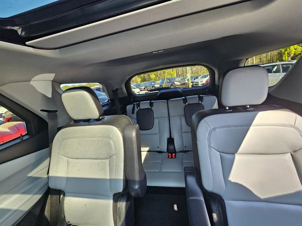Used 2021 Ford Explorer XLT w/ Equipment Group 202A image 25