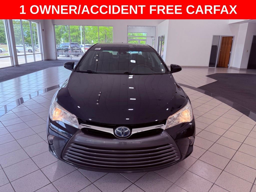 Used 2017 Toyota Camry XLE FWD image 2