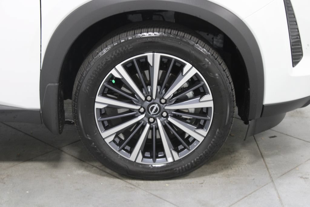 Used 2026 Nissan Pathfinder Platinum AWD/4WD image 12