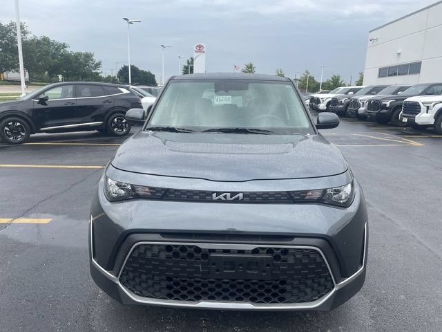 Used 2025 Kia Soul LX w/ LX Technology Package FWD image 11