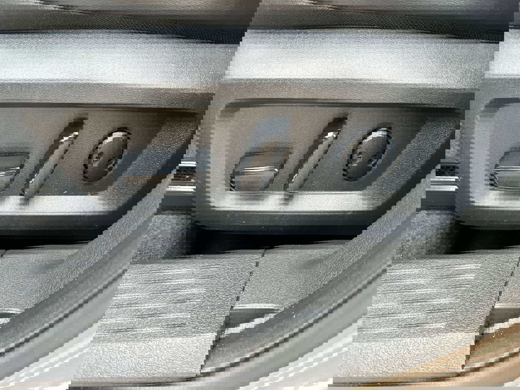 Used 2024 Nissan Rogue SV w/ SV Premium Package image 12