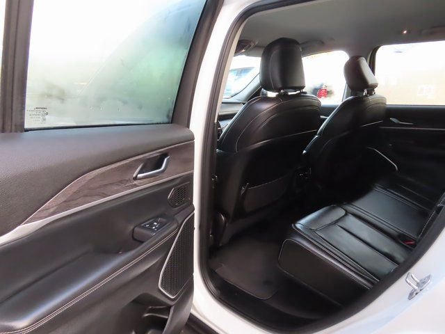 Used 2023 Jeep Grand Cherokee Limited image 25