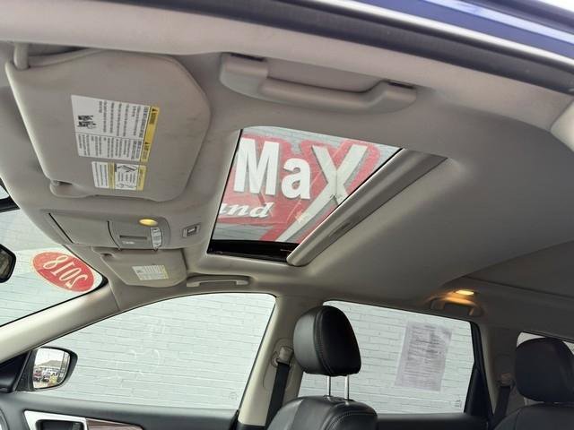 Used 2018 Nissan Pathfinder Platinum w/ Cargo Package image 11