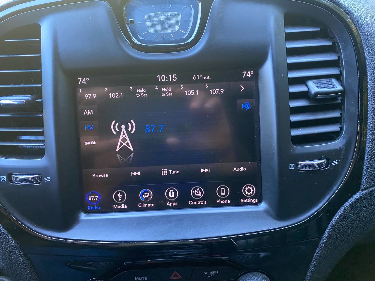 Used 2019 Chrysler 300 S image 30