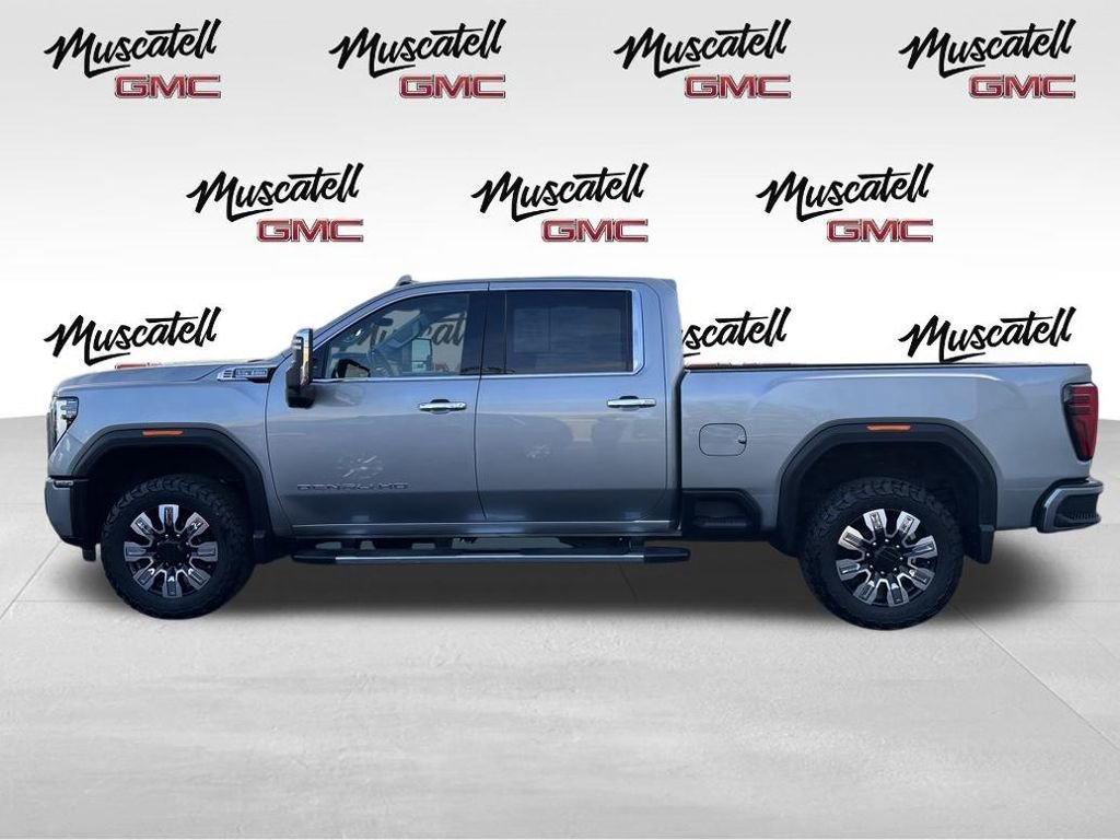 Used 2024 GMC Sierra 3500 Denali w/ Technology Package image 9