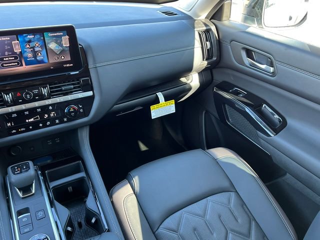 New 2026 Nissan Pathfinder Platinum image 39