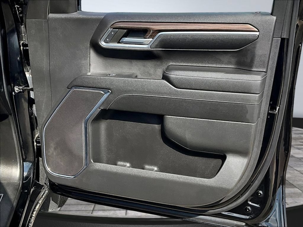 Used 2023 Chevrolet Silverado 1500 LT AWD/4WD image 29