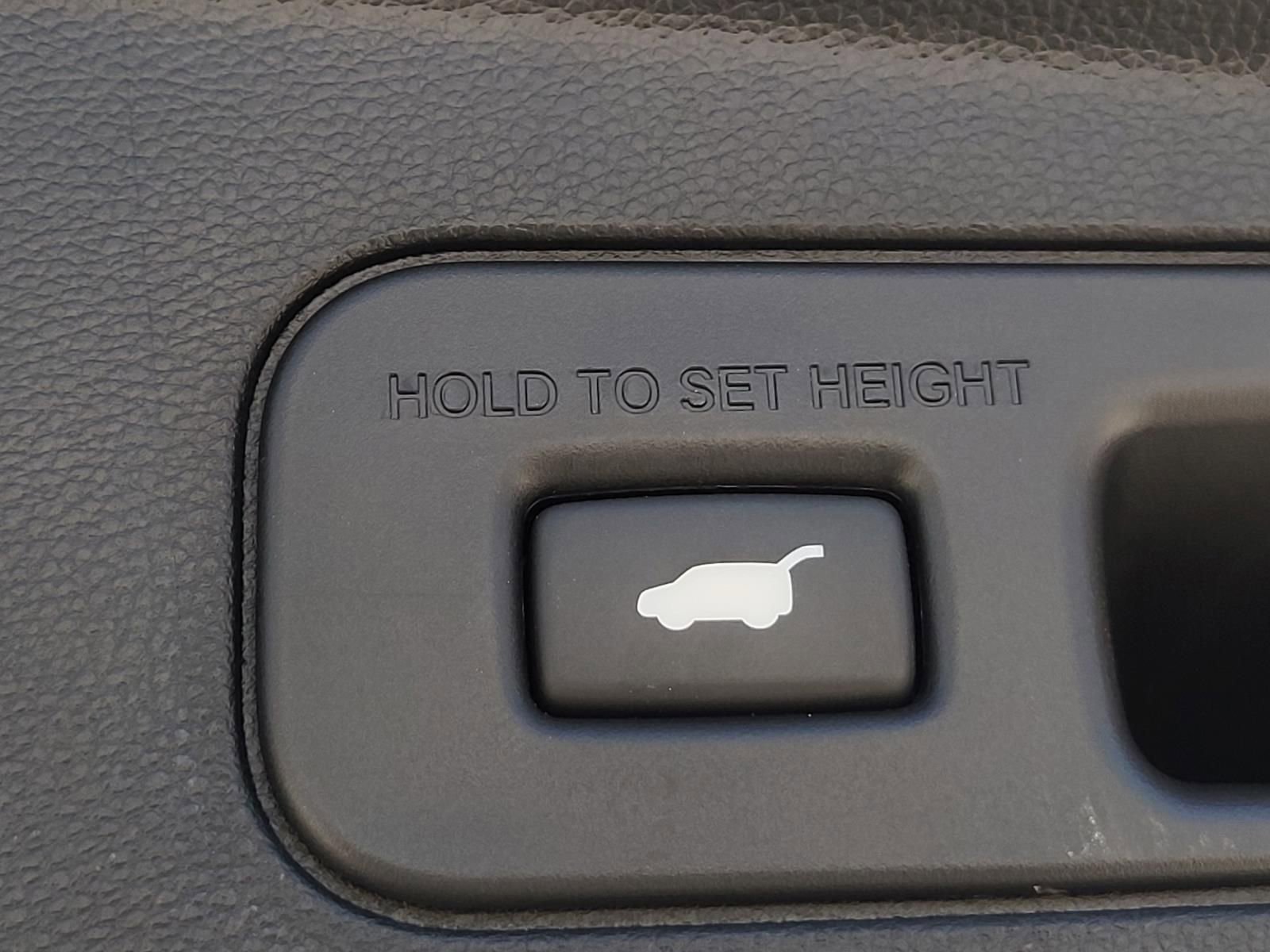 Used 2025 Acura MDX SH-AWD w/ Advance Package image 11